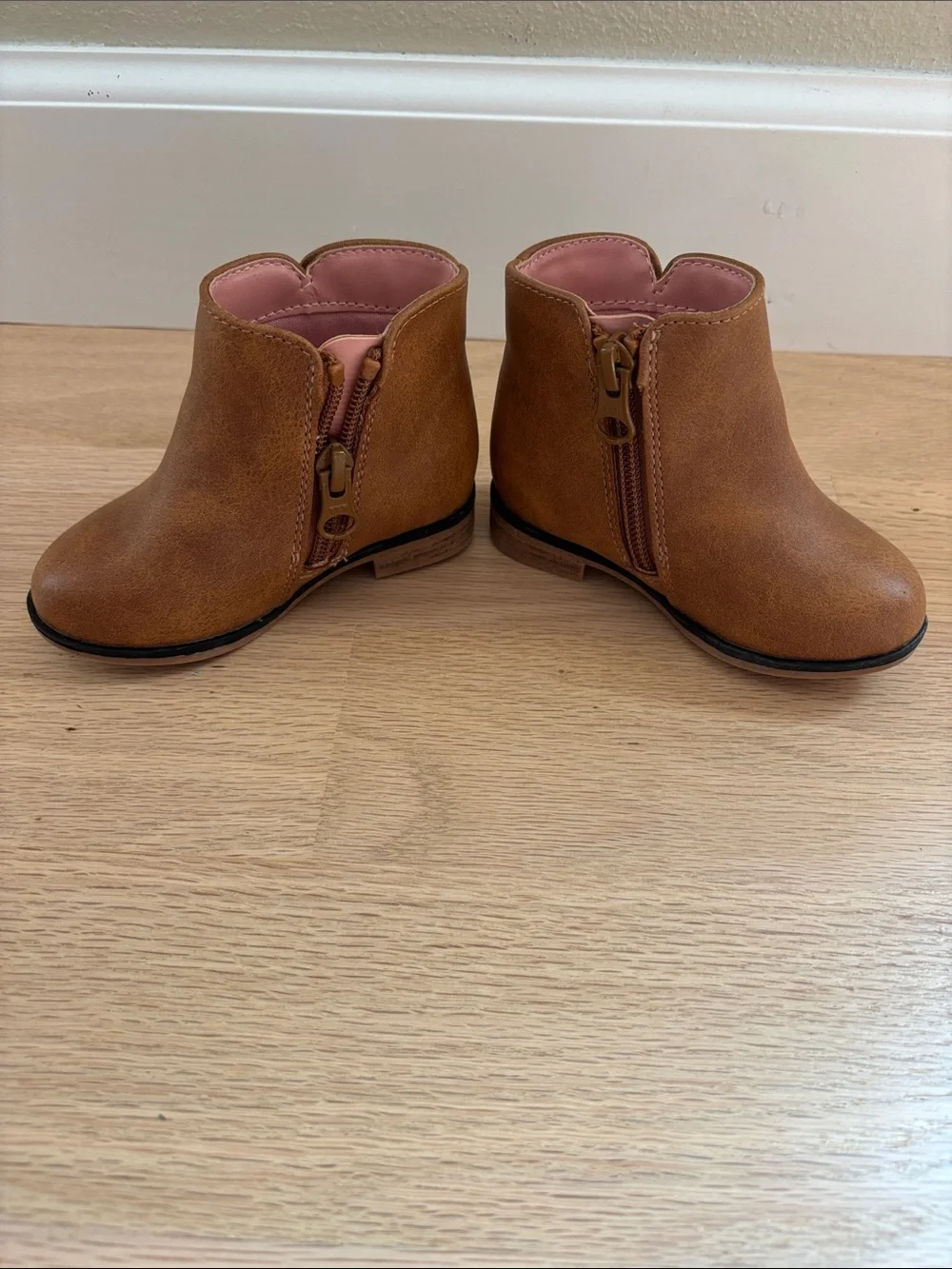 Cat and Jack Booties size 5 for Baby/ Toddler
